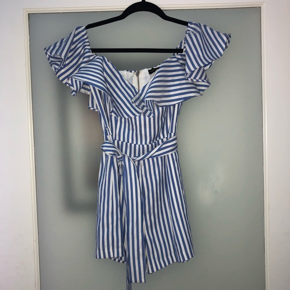 Striped Ruffled Romper - Picture 2 of 8